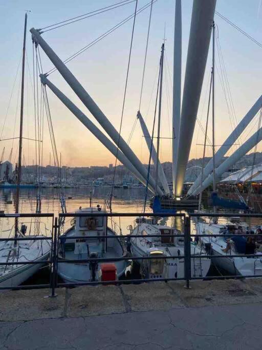 La Finestra Sul Cielo Del Porto Antico Di * Genova