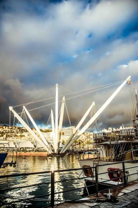 La Finestra Sul Cielo Del Porto Antico Di * Genova